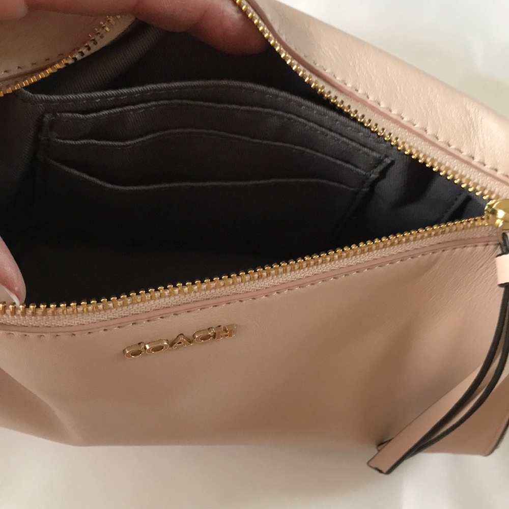 Coach Nwt Madison Blush Python Large Wristlet - image 6